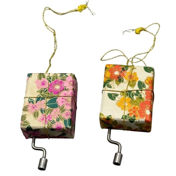 Handcrafted Floral Music Box Duo With Crank Handles Traumerie so ein tag so READ - Picture 1 of 8